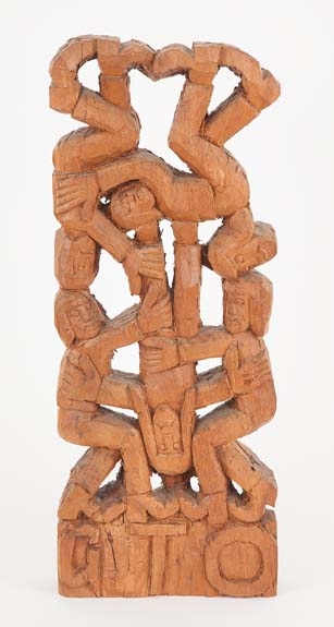 G.T.O ? GERALDO TELES DE OLIVEIRA - ?Sem título? Escultura em madeira. Ass. 47 cm alt.