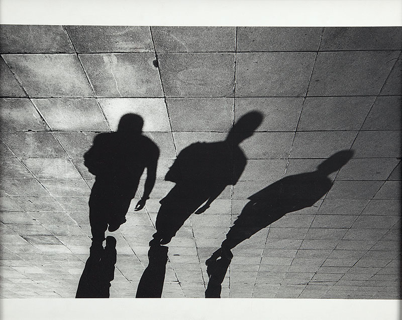 JULIO SANNAZZARO - `Sem titulo` - Fotografia em preto e branco ` Ass.dat.2001 no verso. 40 x 50 cm.
