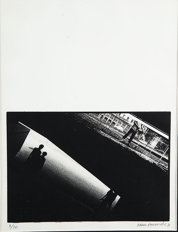 CÁSSIO VASCONCELLOS - `Sem titulo` - Fotografia preto e branco - 3/30 - Ass. dat.1983 inf.dir - 15 x 21 cm.