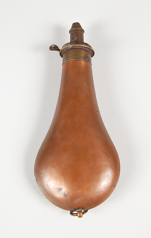 Polvorinho original - Em cobre medindo 21 cm de comprimento. - Europa ` Séc. XVIII ` XIX.