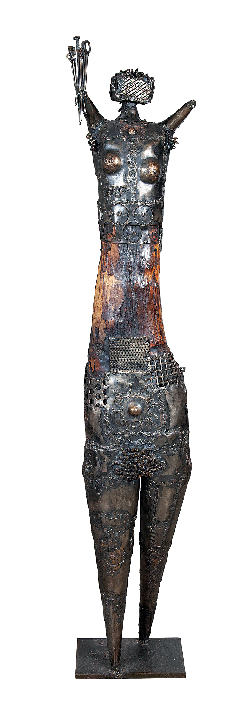FRANCISCO STOCKINGER - `Guerreira` - Escultura em ferro e madeira - Assinada 1983. - 140 cm