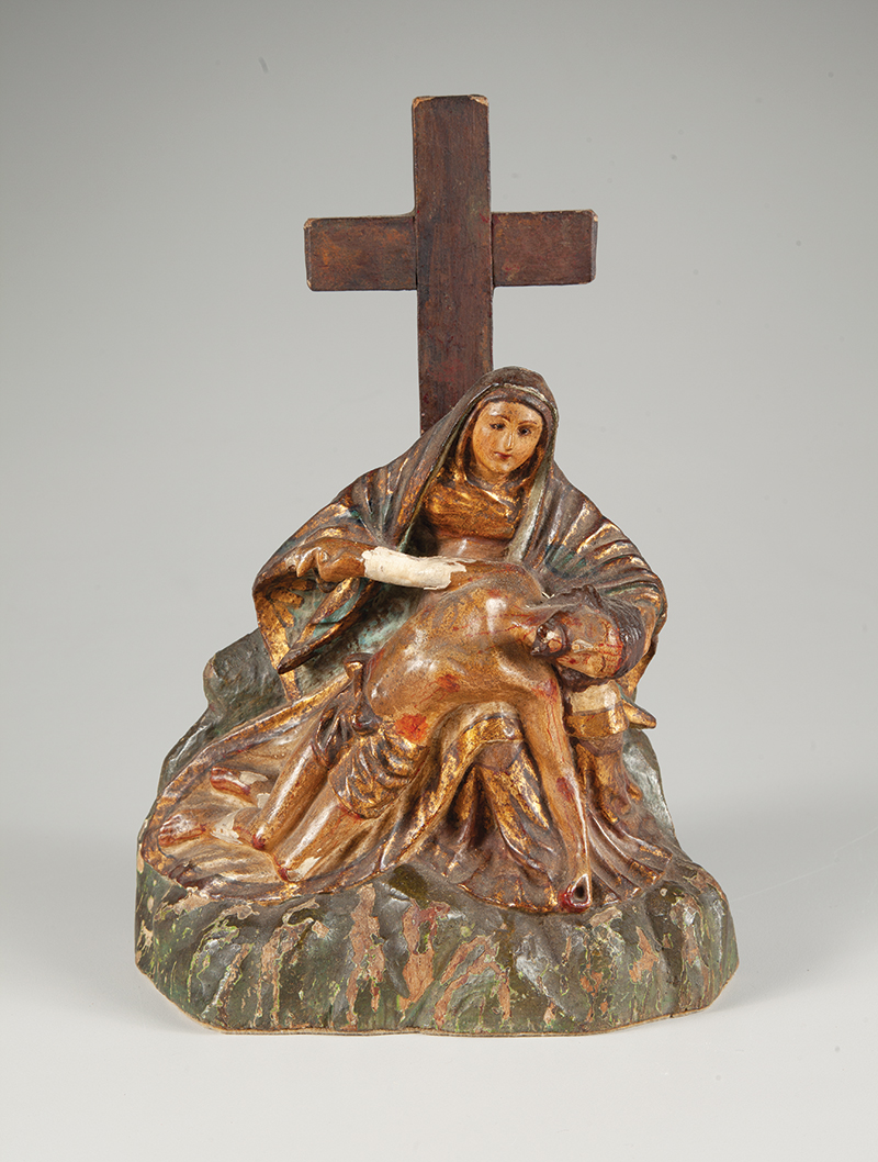 Nossa Senhora com Jesus Cristo em madeira policromada medindo 32 cm. de altura ` Brasil ` Séc. XIII/XIX, precisa de restauro no braço e nas pernas.