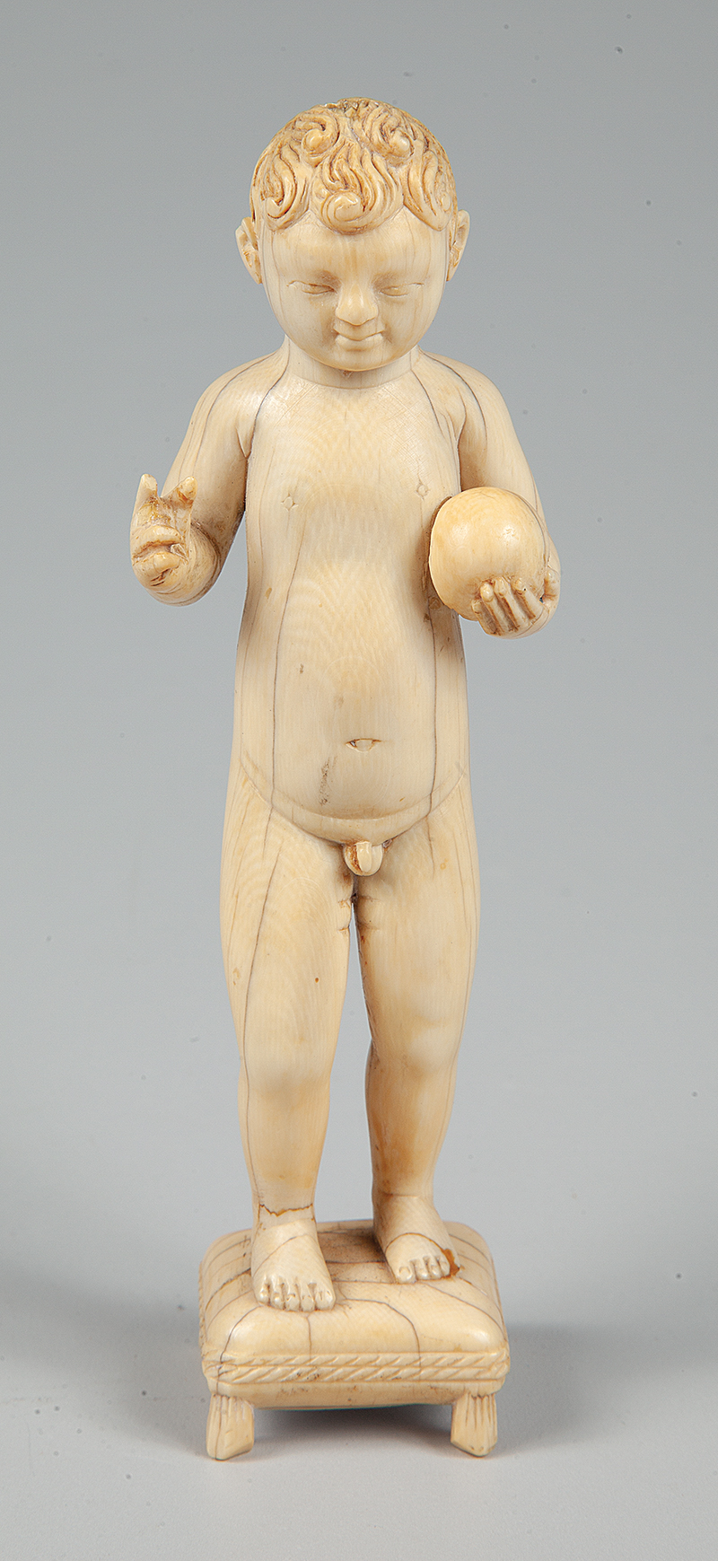 Menino Jesus imagem de marfim de Goa medindo 16 cm. de altura - Séc. XVIII.