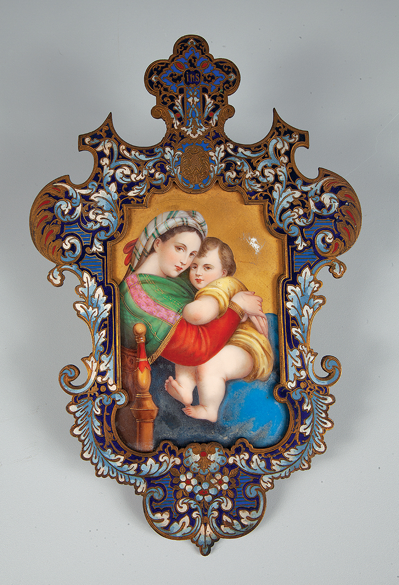 Placa de bronze com esmalte no centro placa de porcelana esmaltada representando madona com criança medindo 19x 29 cm. ` Europa ` Séc. XIX.