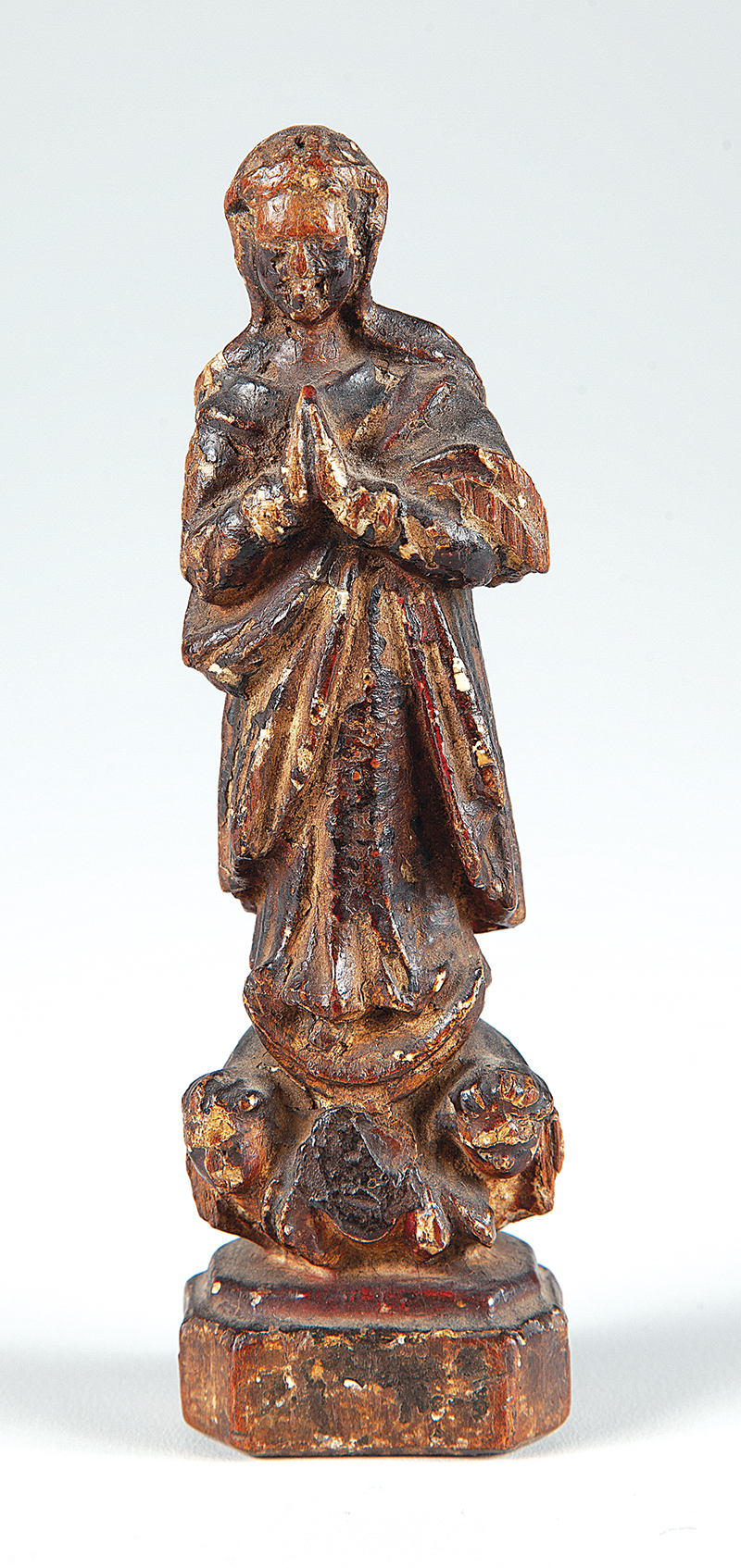 Nossa Senhora com querubins em madeira medindo 13 cm. de altura ` Brasil ` Séc. XIX.