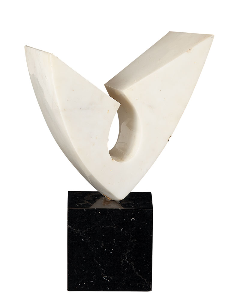 BRUNO GIORGI - `Sem título`- Escultura em mármore - Assinada. - Altura 31 cm com base - Largura 30 cm - Comprimento 17 cm
