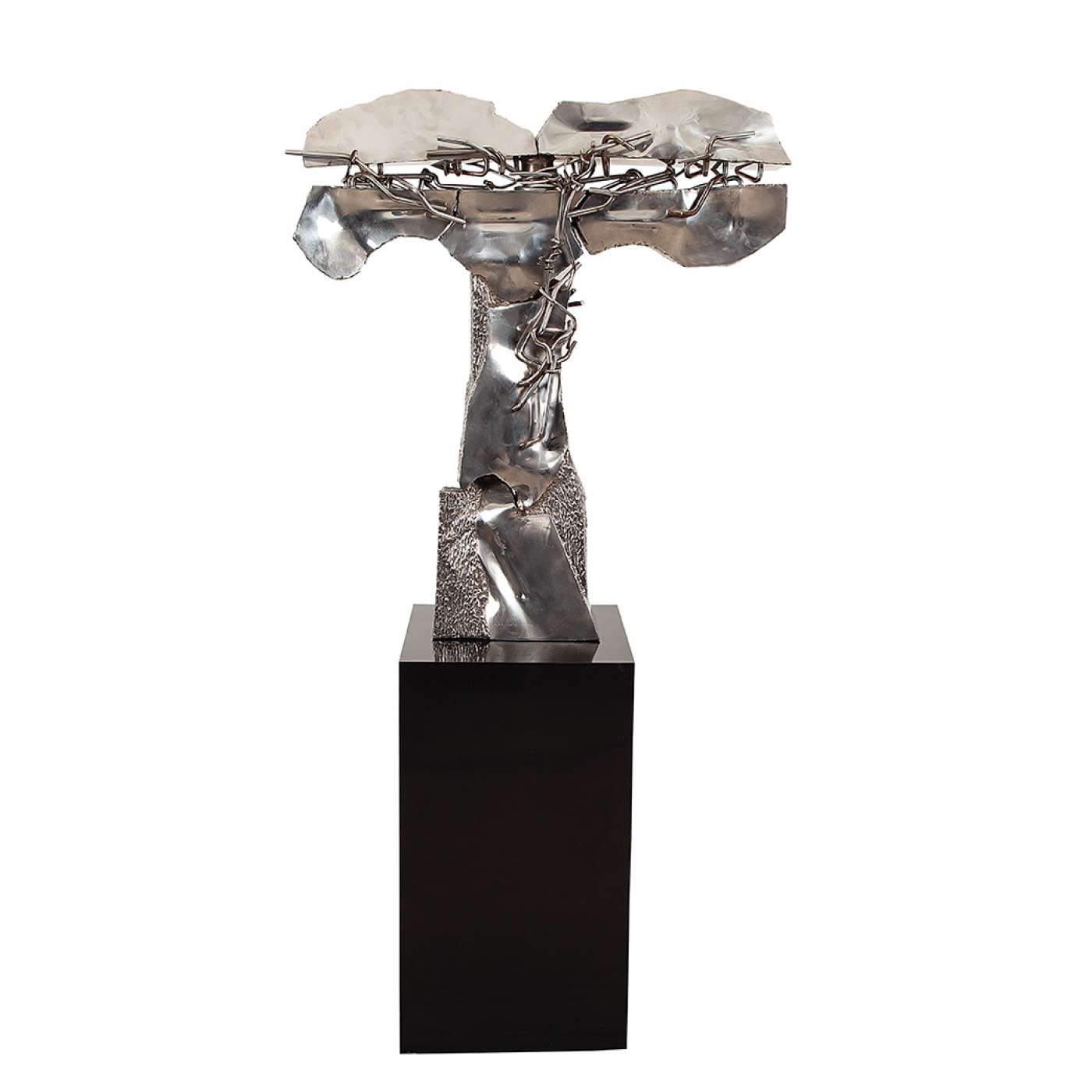 VLAVIANOS - `Sem título` -Escultura de metal - Assinada - 1974 - 97 x 88 cm. - Altura 97 cm - Largura 88 cm