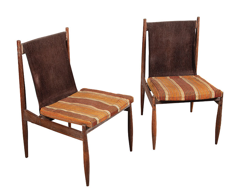 JORGE ZALSZUPIN - 6 cadeiras estrutura em jacarandá e assento em pano. - Altura 85 cm - Largura 55 cm - Comprimento 50 cm - (Precisa de restauro)