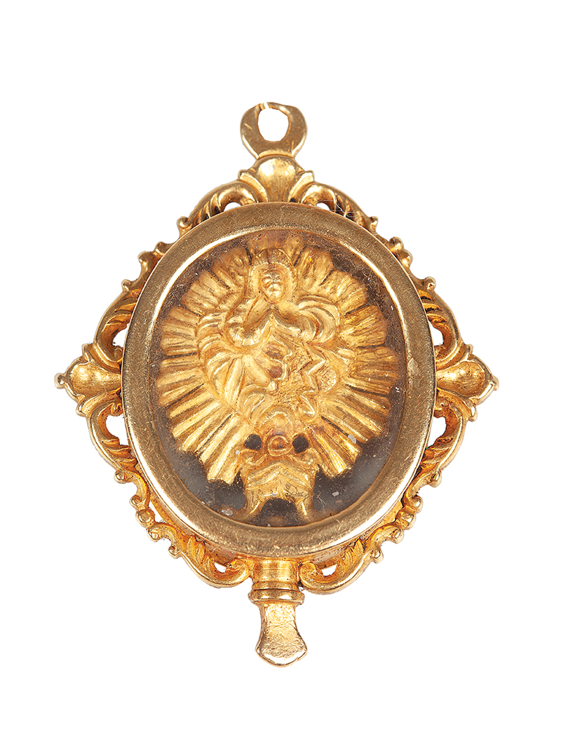 Relicário representando Nossa senhora em ouro 18K pesando 19g e medindo 4 cm. de altura peça de coleção -Brasil ` Séc. XVIII/XIX.