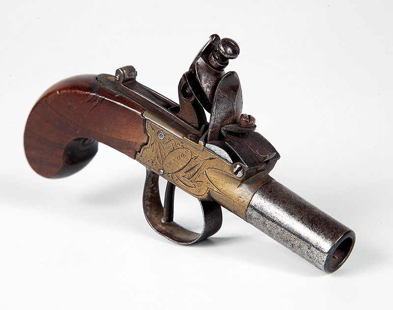 Pistola pederneira de duelo provavelmente Inglesa `LONDON SMITH` `medindo 15 cm de comprimento. Arma obsoleta, não funciona.