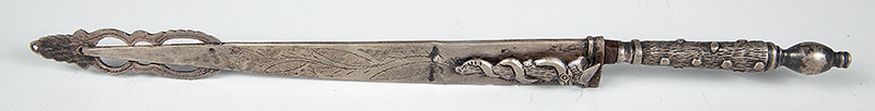 Faca em prata de lei medindo 29 cm de comprimento ` Brasil ` Séc. XIX. Peça de coleção.