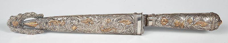 Grande faca em prata de lei com apliques em ouro lâmina marcada ALIMAR indústria argentina medindo 36 cm de comprimento ` Séc. XIX.