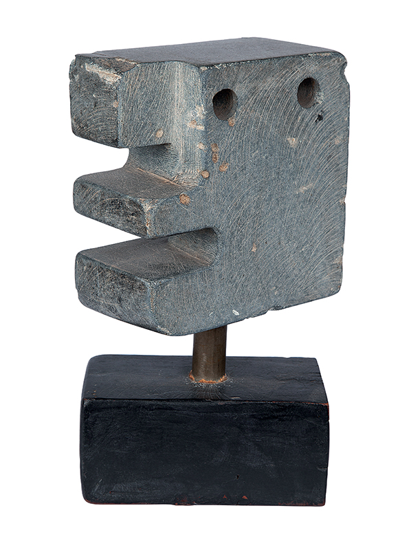 MARIO CRAVO - `Sem título` - Escultura em pedra sabão - Sem assinatura. - 25 x 14 x 8 cm - Com etiqueta da Paulo Darzé Galeria de Arte