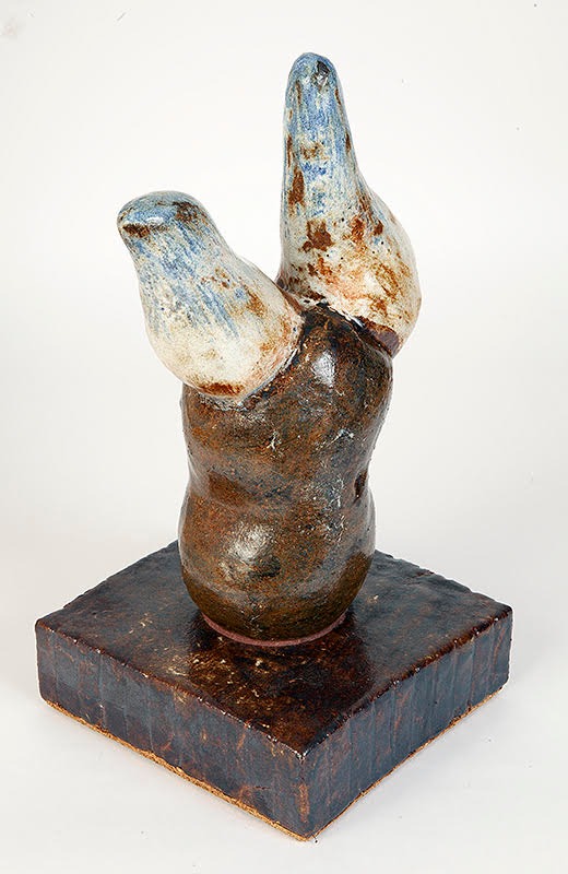 FRANCISCO BRENNAND - `Pássaros` - Escultura em cerâmica pintada - Múltiplo 10/50 -Assinada - 2014. - 34 x 17 x 17cm - Com carimbo de fábrica no fundo.