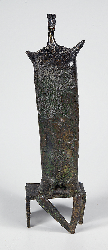 FRANCISCO STOKINGER - `Figura sentada` - Escultura em bronze - Assinada. - 38,5 cm