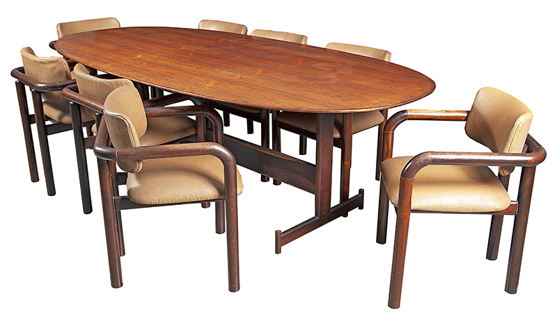 ARTISTA DESCONHECIDO - Mesa em jacarandá e tampo de vidro com 08 cadeiras estofado em couro e madeira mista - 75 cm