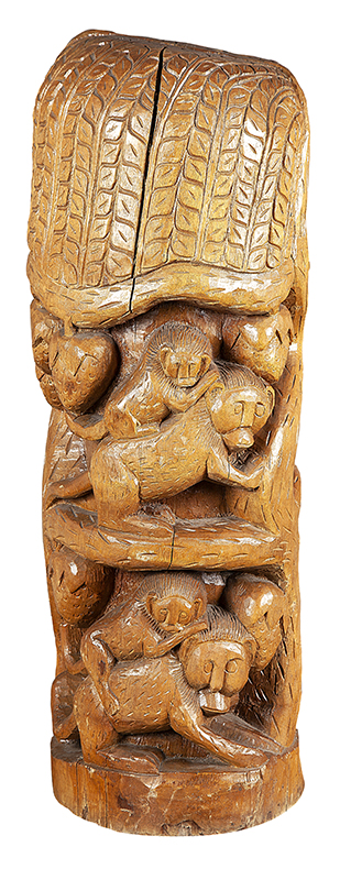 FAMILIA JULIÃO - `Coluna de animais` - Escultura em madeira - Sem assinatura. - 70 cm