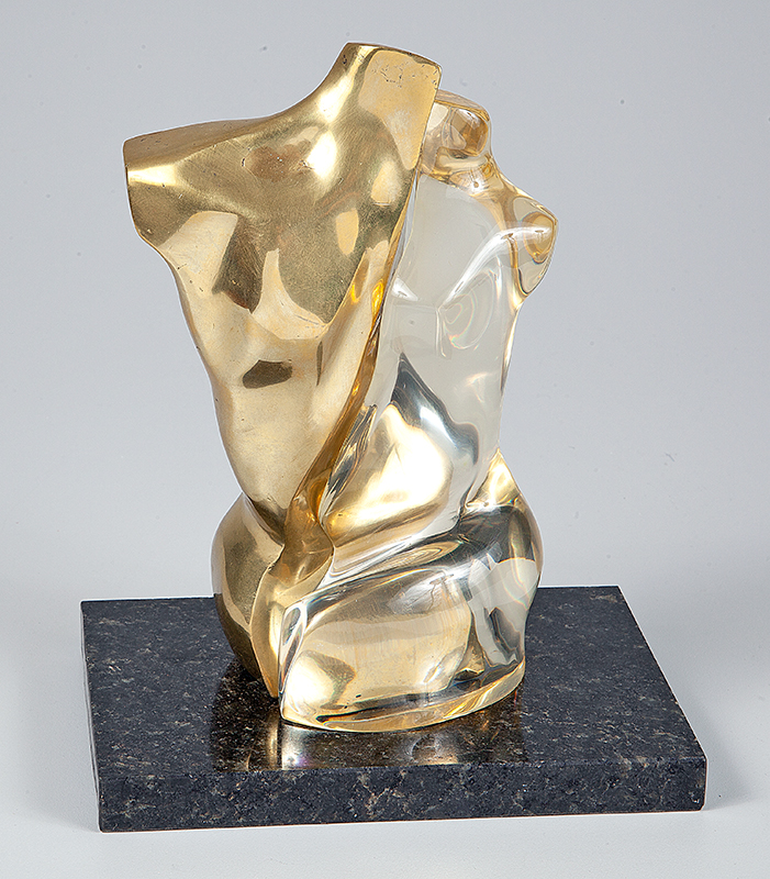 GUITA LERNER - `Torso feminino no sapato`- Escultura em bronze e acrílico - 2002 - Assinada - 20 x 22 cm.