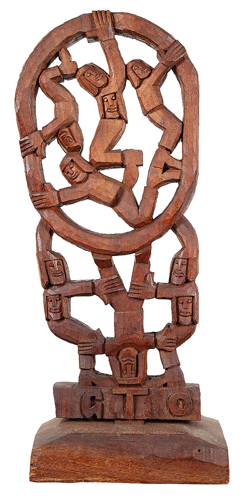 GTO- “Roda viva”, Escultura em madeira, Assinada, 53 x 23 x 5 cm.