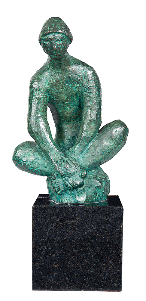 BRUNO GIORGI - “Figura sentada” Escultura em bronze, Assinada,1988, 28 cm de altura sem base/ 39 cm altura com base. - Com certificado da Galeria Skultura assinado pelo artista.