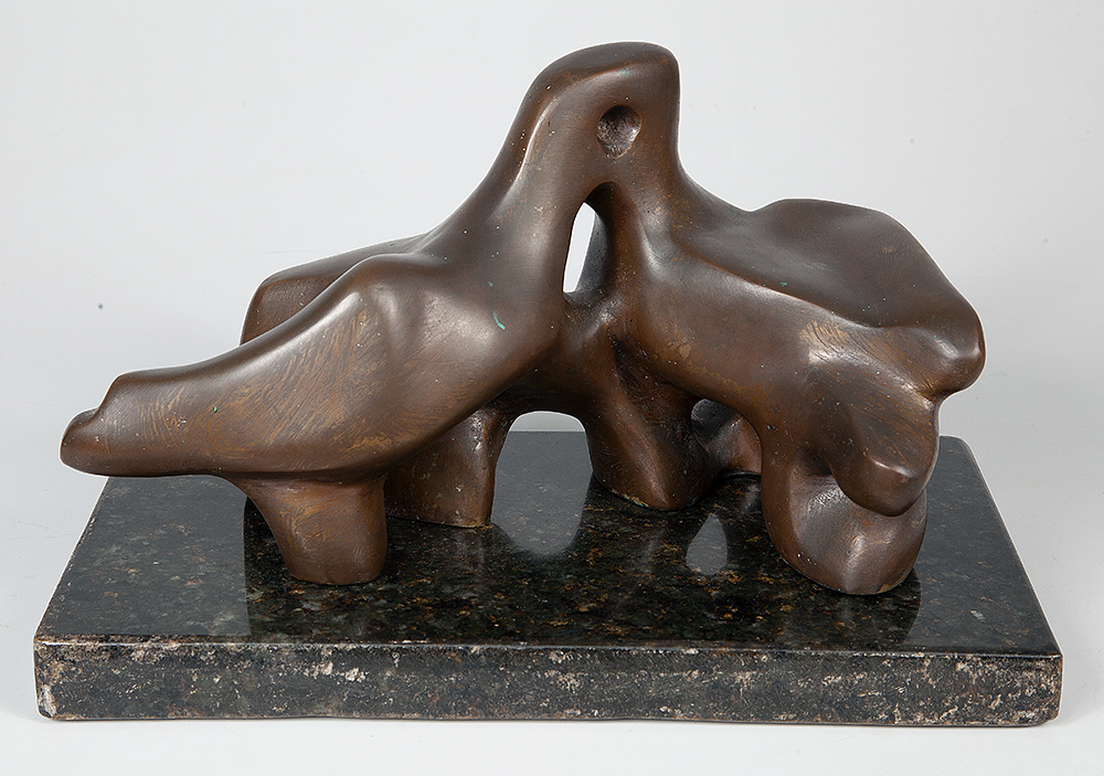 FELÍCIA LEIRNER  “Sem título” -Escultura em bronze -Assinada -17 x 32 x 11 cm.