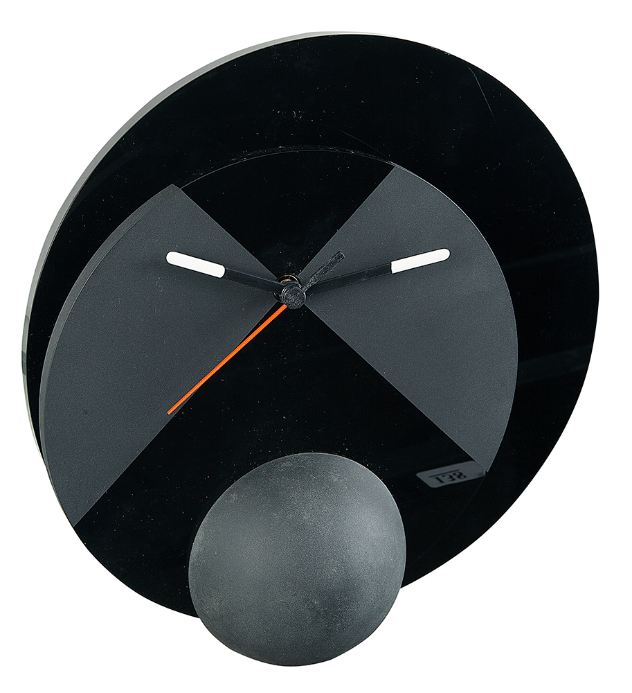 LOTHAR CHAROUX “Relógio” -Acrílico e resina de poliéster -13/20 - 27 x 30 cm.Com etiqueta de exposição do artista realizada 26 de Outubro a 30 de Novembro 2010 na Ronie Mesquita Galeria