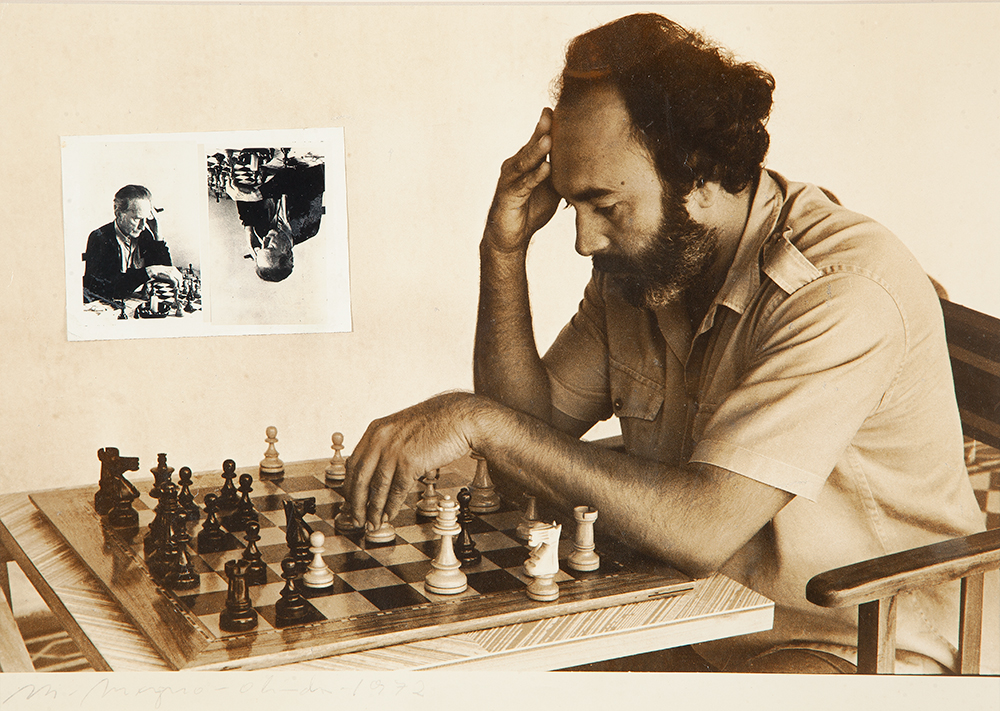 MONTEZ MAGNO - Jogando com Duchamp - Fotografia e colagem - Ass.dat.1972 e loc. Olinda inf.esq. e dat. loc. no verso - 24 x 34 cm.